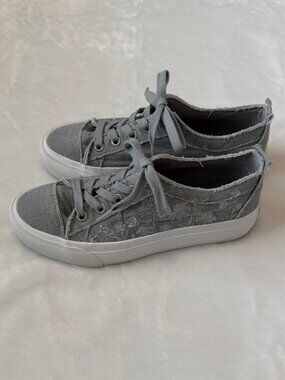 Blowfish Malibu Gray Shoes with Silver Accent - Size 8.5